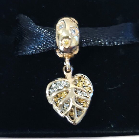 Authentic Pandora *Retired* ROSE™  SPARKLING LEAVES DANGLE CHARM 788247CZ - Picture 1 of 10